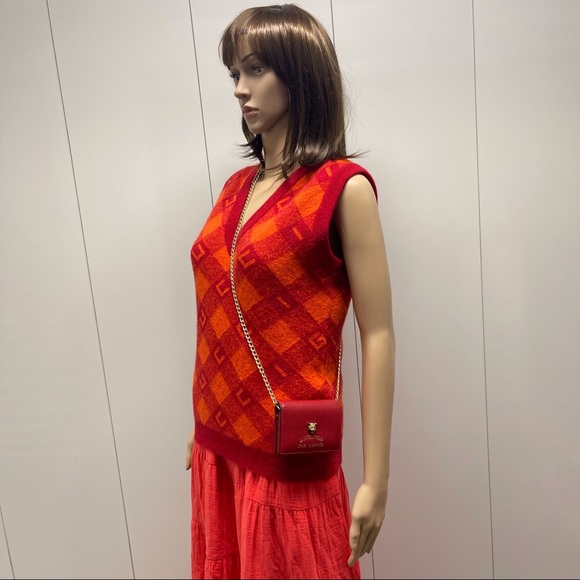 ♥️HP! AUTH NWOT GUCCI LOGO SWEATER VEST - Picture 5 of 15